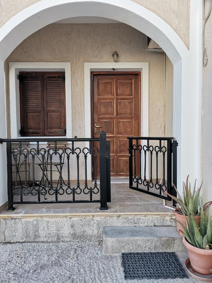Villa Perissa Thira Eksteriør bilde